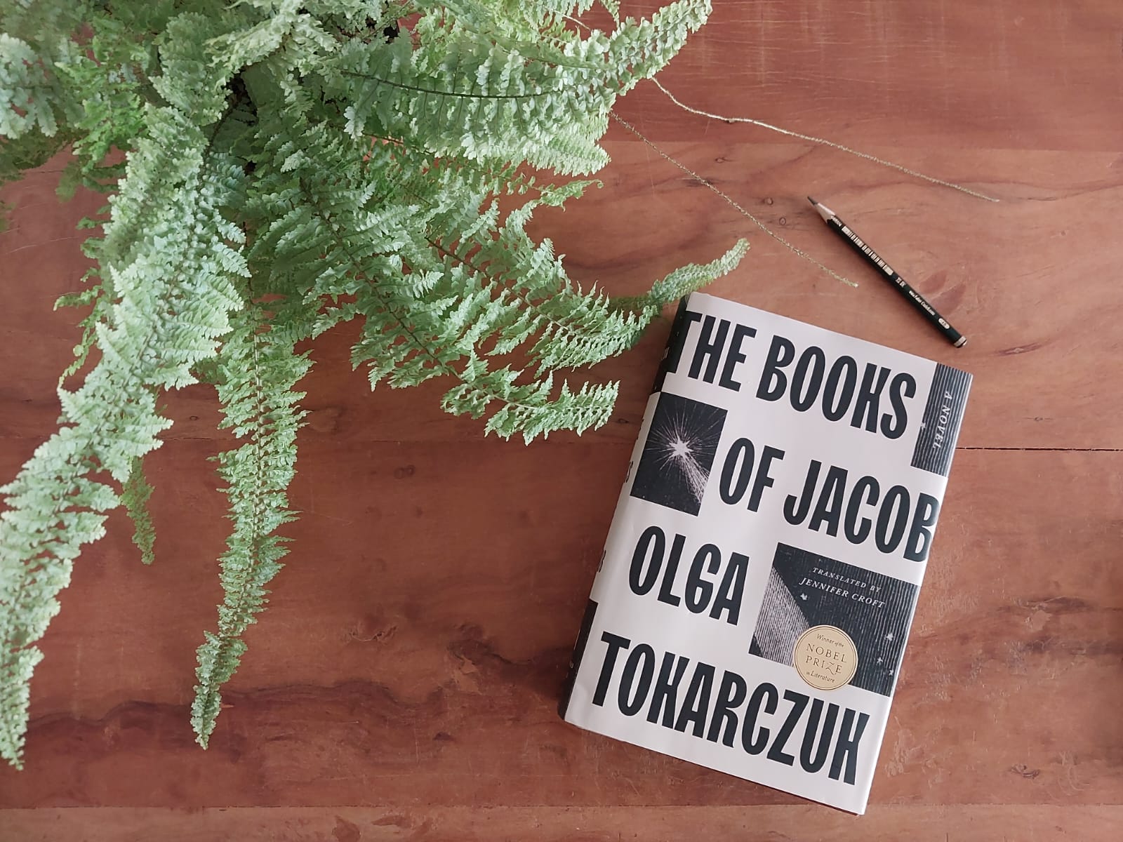 Capa "The Books of Jacob", escrito por Olga Nawoja Tokarczuk, Nobel de Literatura de 2018